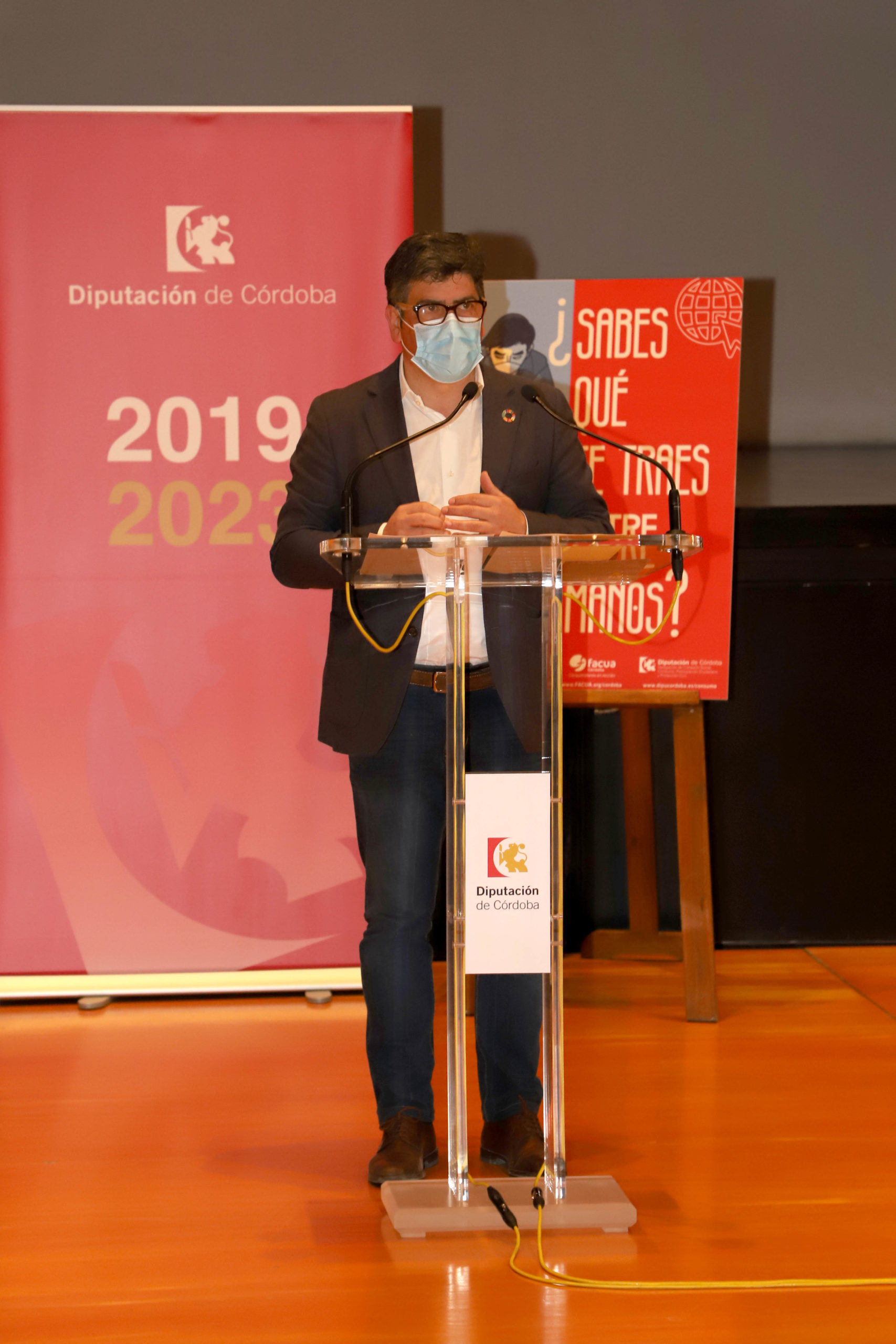 La Diputación pone en marcha una campaña para informar a los jóvenes de la provincia sobre cómo hacer un uso responsable de las tecnologías.